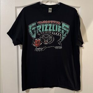 *Vintage Vancouver Grizzlies Gildan Taged T-Shirt Men’s size XL Must own shirt*